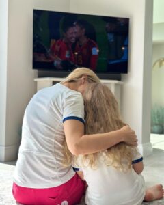 Charlotte Hawkins Instagram - Oh no… 😭 It may not be the result we were all hoping for, but huge well done @lionesses, so proud you were in the final, great effort & a big thank you for inspiring this 8 year-old footballer… ⚽️ #lionesses #worldcupfinal #worldcup