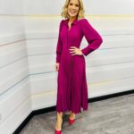 Charlotte Hawkins Instagram - Today on @gmb.. saying cheers with a cuppa despite the shocking news that tea has been replaced by coffee as the nation’s favourite hot drink! ☕️ We had the astounding story of 91 year-old Betty, the oldest victim of the post office scandal who said they can ‘stuff their money’ as it won’t bring her husband back. The two parents of children who tragically died from terminal illnesses - @ceri.menaidavis & @helpharryhelpotherscharity on their fight to get financial help for families going through the same. @Bananarama_official on 40 years of hits, & how their partying inspired French & Saunders with those raucous Ab Fab scenes! 🥂Plus following the praise for Prince William as he takes time out to look after his family while his wife is in hospital, we debate with @atehjewel & @marvynharrison whether men should be congratulated for looking after their children… 🤔 #gmb #goodmorningbritain