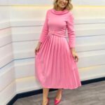 Charlotte Hawkins Instagram - Today on Good Morning Britain - a packed show with breaking international news, the post office victim wrongly jailed when 8 weeks pregnant, the power of social media reuniting @markormrod with his stolen prosthetic legs, @officiallesleyjoseph on playing a grandmother in the Addams Family musical, plus should children have toothbrushing lessons at breakfast clubs? (Never thought I would share the toothbrushing song I made up for my daughter live on-air 🤦🏼‍♀️😂). @louisa_james left a chilly Downing St & joined us in the studio to bring us the news updates. But the big question of the morning… just what is @benshephardofficial drinking - energy drink or wee?! 🤔😂 #gmb #goodmorningbritain