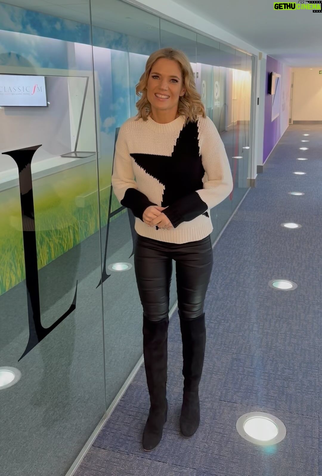 Charlotte Hawkins Instagram - Join me from 9pm on @classicfm! ✨🎶 #youngclassicalstars #classicfm #classicalmusic #classical #friday #fridaynight #stars