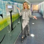 Charlotte Hawkins Instagram - Come & join me on @classicfm from 7pm tonight for two hours of music to cosy up to… my Young Classical Star tonight is the amazing @maofujita_piano, and as we’re into December - the Christmas sparkle is out!!!✨🎶 (Outfit thanks to the brilliant @markheyesstylist 🥰) #classicfm #classicalmusic #classical #relaxingmusic #sunday #sundaysoundtrack #youngclassicalstar #christmas #christmasoutfit #christmassparkle