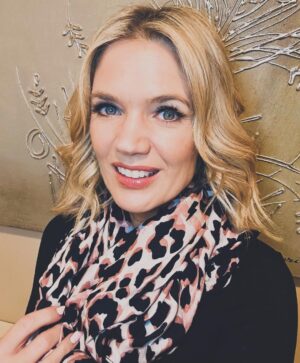 Charlotte Hawkins Instagram - On World Cancer Day today, thinking of all those it has affected. Those gone too soon. Those living with it right now. And those yet to be diagnosed. I’m wearing this @scampanddude Super Scarf as a sign of solidarity - for each one they sell, they donate another to a woman with cancer. They’ve donated 40,000 scarves so far since it was launched a year ago, & their aim is to wrap every woman starting chemotherapy in a super-power infused scarf to tell them they’ve got their back 👏👏👏⚡️⚡️⚡️ #worldcancerday #superscarf #superscarves #superscarfmission #charity