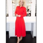 Charlotte Hawkins Instagram - New Year, new hair! 💇🏼‍♀️ @gmb 📸 @kenmckayphoto @flickmakeup @karistaylor.hair @karen_millen @debbiedresses @hollyslater
