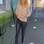 Charlotte Hawkins Instagram - Perfect way to wrap up the week.. join me on @classicfm from 9pm for Young Classical Stars! ✨🎶 #classicfm #classicalmusic #friday #fridaynight #youngclassicalstars