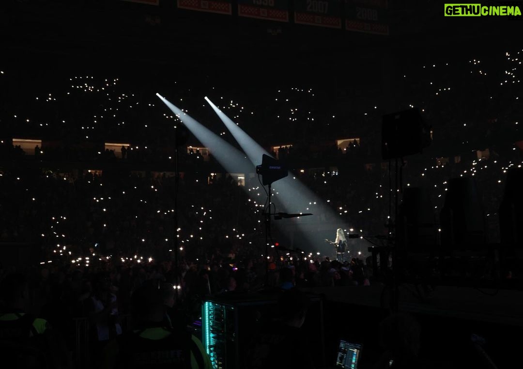Chase Stokes Instagram - my lil ray of sunshine just did quite possibly the coolest thing ever. goes home, plays her biggest headlining show. you are so damn special. thank you, from me and I’m gonna speak for the rest of the world here and say thank you for sharing your heart and vulnerability. adore you. love you kb 🤍 new chapter inbound