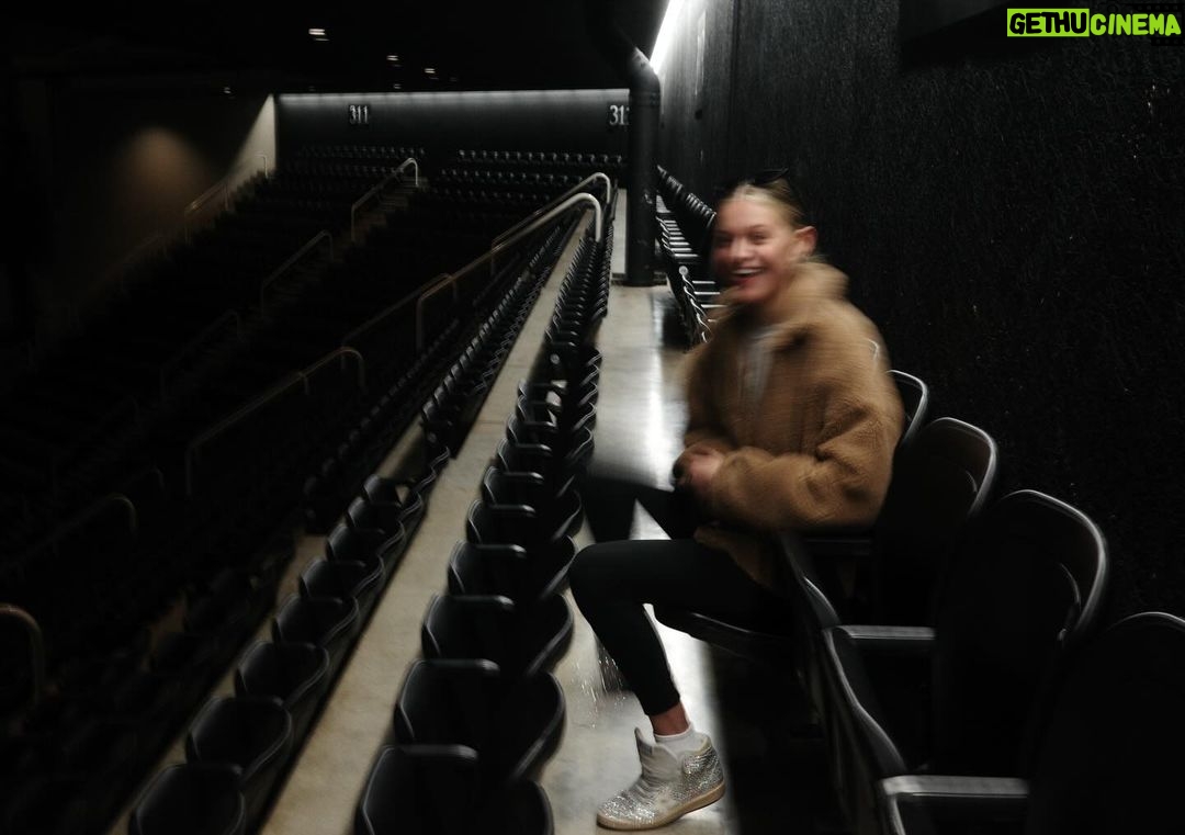 Chase Stokes Instagram - my lil ray of sunshine just did quite possibly the coolest thing ever. goes home, plays her biggest headlining show. you are so damn special. thank you, from me and I’m gonna speak for the rest of the world here and say thank you for sharing your heart and vulnerability. adore you. love you kb 🤍 new chapter inbound
