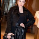 Chelsea Islan Instagram - My current obsession: @gucci’s latest collection; The Horsebit Chain Shoulder Bag 🖤❤️‍🔥