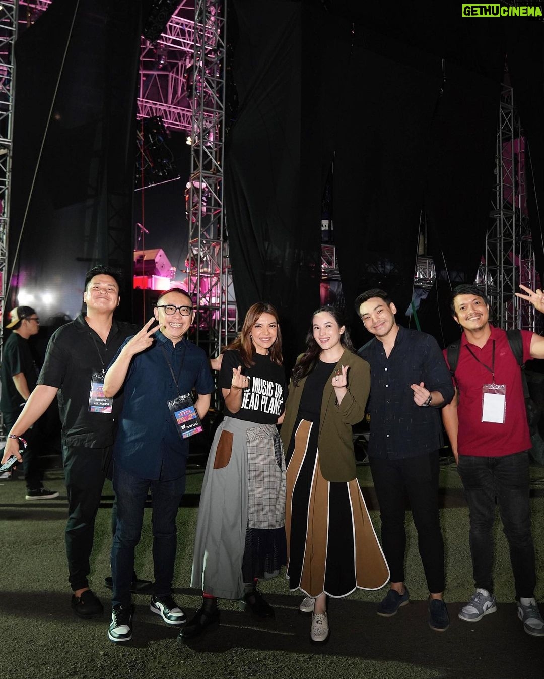 Chelsea Islan Instagram - Tepat seminggu yang lalu bersama Mbak Nana di Lampung untuk Mata Najwa dengan Topik: Menjadi Penjaga Bumi. Terima kasih banyak atas kesempatan ini Mbak Nana dan seluruh Tim Narasi. Dalam kesempatan ini, aku juga mewakili @undpindonesia sebagai Sustainable Development Goals Mover, yang khususnya untuk SDG #14 dan #15. Yaitu; Menjaga Ekosistem Laut dan Menjaga Ekosistem Darat. Sudah saatnya kita bersama menerapkan Gaya Hidup Ramah Lingkungan dan ambil aksi untuk kebaikan Bumi dan Lingkungan. #KamiKawanBumi ๐