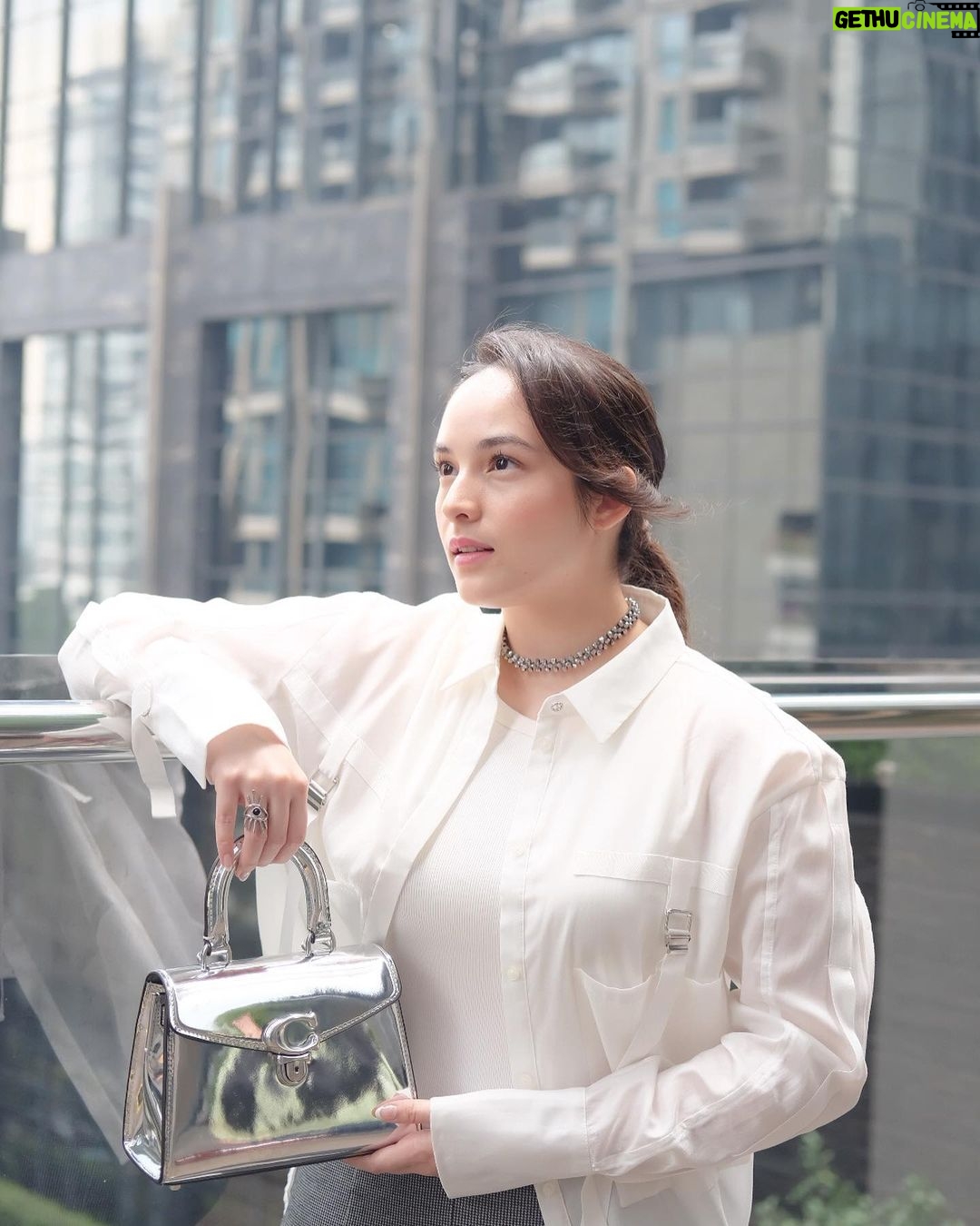 Chelsea Islan Instagram - Everyone has an inner glow. Wearing your shine is not only about looks. It’s about personal empowerment. #CoachNY #WearYourShine 🌟