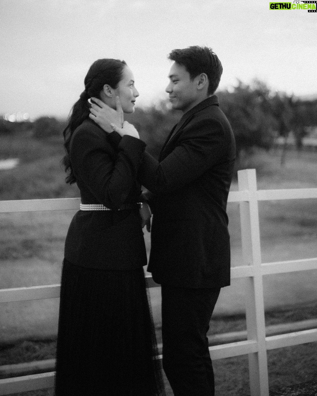 Chelsea Islan Instagram - Hey it's us again for #OPPOPortraitofLove 💝 Yuk share foto tentang makna cinta versi kamu, post ke Instagram Feed dan berikan hashtag #OPPOPortraitofLove dan #OPPOReno8TSeries ya! Hanya sampai tanggal 31 Maret 2023, kamu bisa dapetin kesempatan menangin #OPPOReno8T dan hadiah lainnya juga! @oppoindonesia ✨