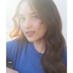 Chelsea Islan Instagram - I always wonder, how is it to be calm and mindful in a fast-paced world? Finding calmness in a busy world is indeed one of my desires in 2023 💙