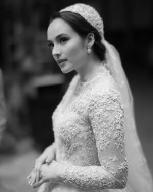 Chelsea Islan Instagram - By the Grace of the Lord. Blessed are the pure of heart, for they shall see God ✨