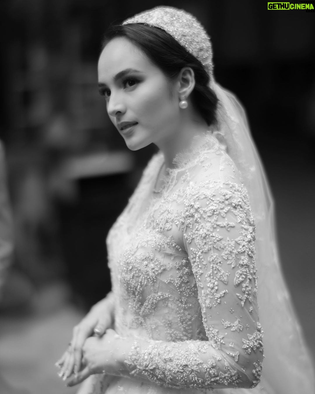 Chelsea Islan - 83.3K Likes - By the Grace of the Lord. Blessed are the pure of heart, for they shall see God ✨