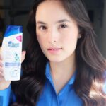 Chelsea Islan Instagram - Taking a big step further in my life to be mature and mentally ready, to make decisions for my future and grow through what I go through, memang hal yang tidak mudah dalam hidup. I need a moment to think, kalau ini benar-benar apa yang aku mau, and it is! Aku yakin akan ada hal-hal menyenangkan lainnya yang menanti di depan nanti. Have faith 🤍  Sama seperti aku yang #MoveOnBeb ke @headandshouldersid yang sudah jadi shampoo andalan aku untuk rawat kulit kepala dan rambut tetap bersih dan sehat. Sekarang, tidak ada lagi kulit kepala gatal gara-gara ketombe basah yang membandel. Yuk, ikut ambil langkah besar kayak aku dengan mulai #MoveOnBeb ke Head&Shoulders bareng aku! 💙