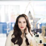 Chelsea Islan Instagram - Thank you @diorbeauty. It has been an honor for me, so happy to be invited to The Atelier of Dreams. It was an amazing event, for those of you who are in Singapore go check out the pop-up at the ION, Orchard. #DreamInDIOR #DIORHoliday
