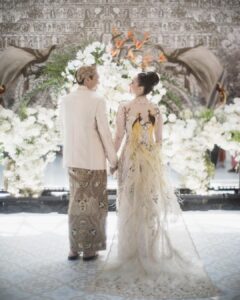 Chelsea Islan Instagram - Chelsea & Clinton Engaged. 24.10.2022 🤍💍