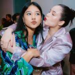 Chelsea Islan Instagram - Snippets from Virgo and The Sparklings Gala Premiere 💜 Filmnya tayang hari ini! Wajib untuk nonton di bioskop, filmnya seru banget. Selain itu juga karakter dan ceritanya di bawakan dengan sangat fun, fresh & vibrant. Penonton juga terbawa suasana untuk sing along di bioskop bareng-bareng. So happy to meet Virgo & Sri Asih! 💫 #BanggaFilmIndonesia Styled by: @ivanteguhsantoso Outfit by: @sean_sheila MUA: @ryanogilvy Hairdo: @shabura 📸: @snap.nuel & @armanfebryan