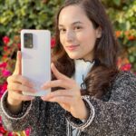 Chelsea Islan Instagram - Saat satu kata tak dapat terdengar, buka mata dan SEE LOVE. Setiap pembelian #OPPOA95 dan smartphone OPPO dapatkan kacamata untukmu dan orang tersayang. Ikuti juga #OPPOSeeLove Challenge dengan post photo kamu dan orang tersayang. Kamu bisa mendapatkan 2 OPPO Band! Temukan informasi lebih banyak dan menangkan di @OPPOIndonesia Happy Valentines Day! Spread the Love! #OPPOIndonesia #OPPOSeeLove 💗
