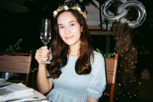 Chelsea Islan Instagram - Celebrating milestones reminds us to give thanks for each and everyday moments!🥂🤍✨
