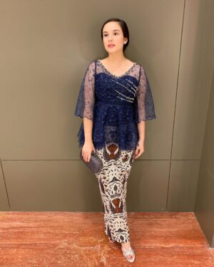 Chelsea Islan Instagram - Selamat Hari Batik Nasional! 🤍