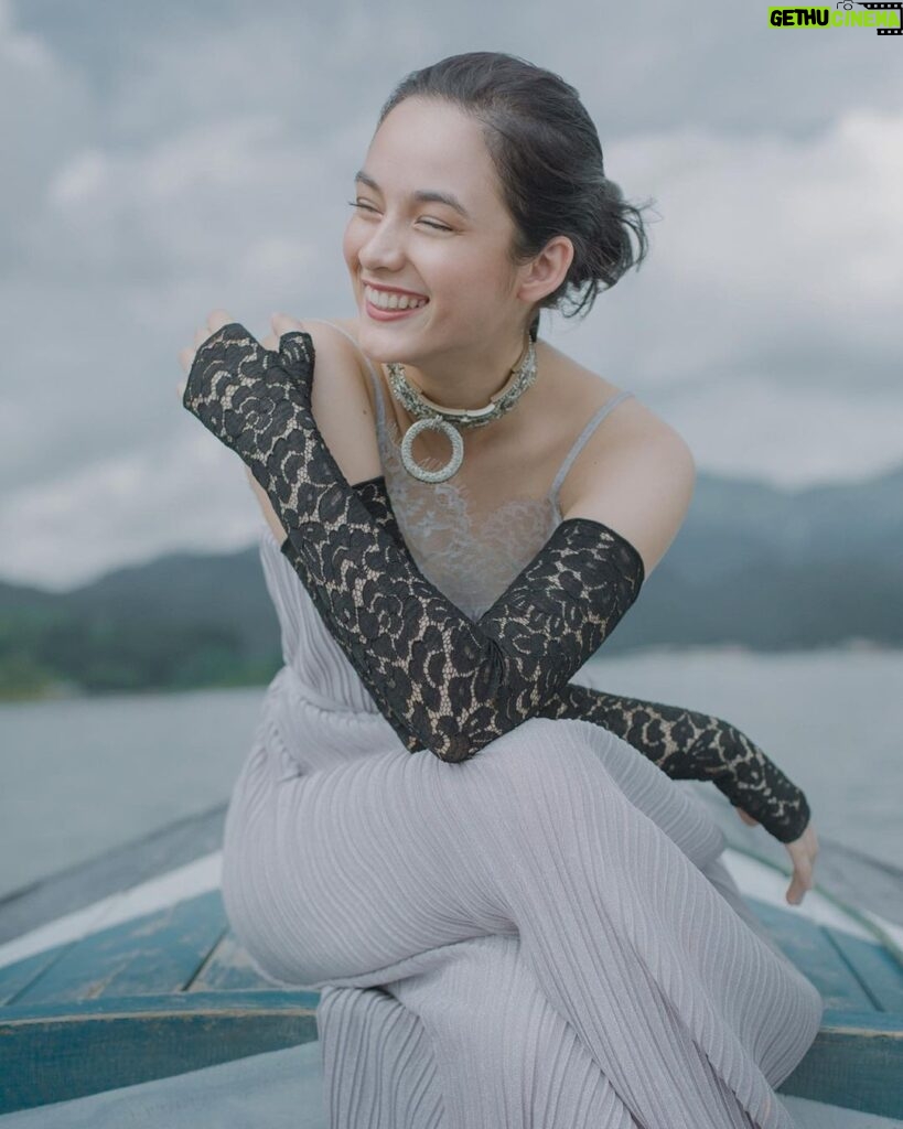 Chelsea Islan Instagram - Laughter is the sound of the soul dancing 🤍