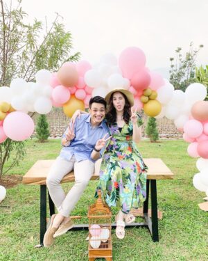 Chelsea Islan Instagram - Anyone can be passionate, but it takes real lovers to be silly. Cheers to the weekend guys! 
Peace be with you 💘☮️🎂