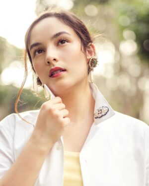 Chelsea Islan Instagram - I am honored to be featured as one of the dreamers collaborating with @onefinesky in celebrating Kartini’s Day in April and Women Power. 

Collaborating with @aidanandice and @rahasiagadis, I am so excited to announce and launch our new short sleeves! With this, we also have the Men / Unisex collection as well. Stay tuned to see the new collections! 

To Order and Contribute, WA to this number: +628111929109. The first 50 pieces of this collection will come with our blue and white stripes mask! Don’t miss it! #OneFineSky 💙☁️