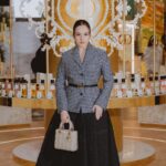 Chelsea Islan Instagram - Get ready with me for an escape in the Fairytale World of Les Tuileries Royal Garden, Carousel of Dreams. #DIORHoliday #DreaminDIOR #DIORBeauty ✨
