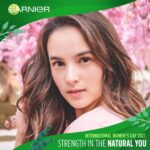 Chelsea Islan Instagram - Tahukah teman-teman bahwa International Women’s Day di peringatkan untuk menghargai pencapaian dari Wanita di seluruh dunia? Aku ingin mengambil kesempatan ini untuk mengajak semua Wanita Muda Indonesia untuk Aktif dan Berani Berkarya. Aku bangga menjadi Wanita yang bisa Berkarya & I feel confident in my own skin. Tentu saja aku tidak bisa mencapai posisi aku sekarang tanpa figur Wanita kuat lain di hidupku, salah satunya adalah Ibuku sendiri. Beliau adalah sosok Wanita kuat yang berani untuk speak up, untuk stand up for herself. Beliau selalu mendukung Wanita lain untuk bertumbuh dan berkarya, karena aku percaya, together, we are stronger. Aku juga bangga menjadi bagian dari Garnier yang membantu Wanita Indonesia merasa percaya diri dengan kulit mereka dan untuk mendapatkan kulit tampak sehat alami. Let’s celebrate our strength and natural beauty as a woman! #strengthinnaturalyou #celebrateyourstrength #internationalwomensday #garnierindonesia 💗✨