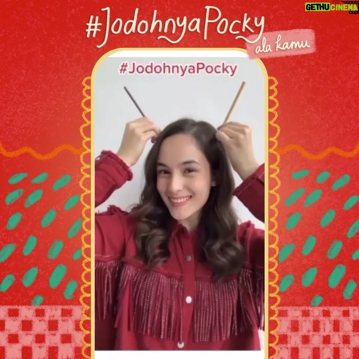 Chelsea Islan Instagram - Here’s something exciting for all of you! Sekarang lagi banyak yang ikutan #JodohnyaPocky, kalau #JodohnyaPocky versi aku itu Pocky di makan sama Pejoy! Kalo #JodohnyaPocky versi kamu apa sih? Dan pastiin untuk ikutan challenge ini sebelum 14 Maret 2021! Check sekarang @pockyID dan raih kesempatan untuk menangin banyak hadiah! #ShareHappiness #DirumahBarengPocky 🥰