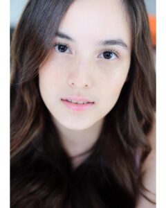 Chelsea Islan Instagram - 2021 Mindset: Let go of what’s gone. Be grateful for what remains. Look forward to what’s coming. 💫