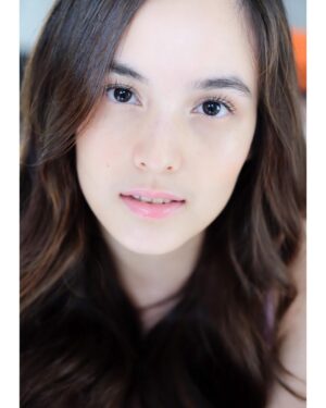Chelsea Islan Instagram - 2021 Mindset: Let go of what’s gone. Be grateful for what remains. Look forward to what’s coming. 💫