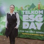 Chelsea Islan Instagram - Sebagai UNDP SDGs Mover, senang sekali bisa ikut mendukung gerakan dari @telkomindonesia, inisiatif ESG (Environmental, Social, dan Governance) Telkom Indonesia membuka jalan untuk masa depan yang lebih baik dan berkelanjutan, bagi generasi kini dan nanti. Melalui sinergi dan kolaborasi, semoga aksi ini juga dapat menginspirasi berbagai pihak untuk turut terlibat. Ini adalah salah satu bentuk kontribusi dan komitmen untuk mewujudkan tujuan pembangunan yang berkelanjutan di tahun 2030 mendatang. #TelkomExist #ElevatingYourFuture #ChelseaIslan
