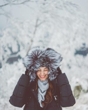 Chelsea Islan Instagram - It’s the Season to be Jolly! Welcoming the most wonderful time of the year. #ChristmasVibes ❄️