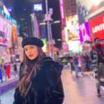 Chelsea Islan Instagram - Missing Newyork. Happy 4th of July! #PreCovidMemories🗽❤️ Times Square, New York City