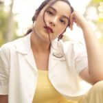 Chelsea Islan Instagram - I am honored to be featured as one of the dreamers collaborating with @onefinesky in celebrating Kartini’s Day in April and Women Power. Collaborating with @aidanandice and @rahasiagadis, I am so excited to announce and launch our new short sleeves! With this, we also have the Men / Unisex collection as well. Stay tuned to see the new collections! To Order and Contribute, WA to this number: +628111929109. The first 50 pieces of this collection will come with our blue and white stripes mask! Don’t miss it! #OneFineSky 💙☁️