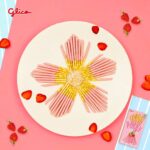 Chelsea Islan Instagram - Akhirnya giliranku buat cobain yang #BaruDariPocky, aku suka banget Pocky Colorful dari @pockyid! Menurutku rasanya unik. Perpaduan cream rasa lemon dan butiran gula warna warni di stik nya pas banget, and it’s so colorful kamu bisa dapetin Pocky colorful limited edition ini di @alfamart deket rumahmu sekarang! #PockyWarnaiMomenmu Buat kamu yang lagi di rumah aja, langsung check di slide 2 karena ada banyak hadiah buat kamu dari @pockyid, caranya gampang banget kok! Kamu cukup bikin kreasi Pocky Puzzle dari stick Pocky Colorful (lihat di slide 3 ya), untuk info lebih lanjut kunjungi @pockyid, semoga berhasil semuanya! 💖