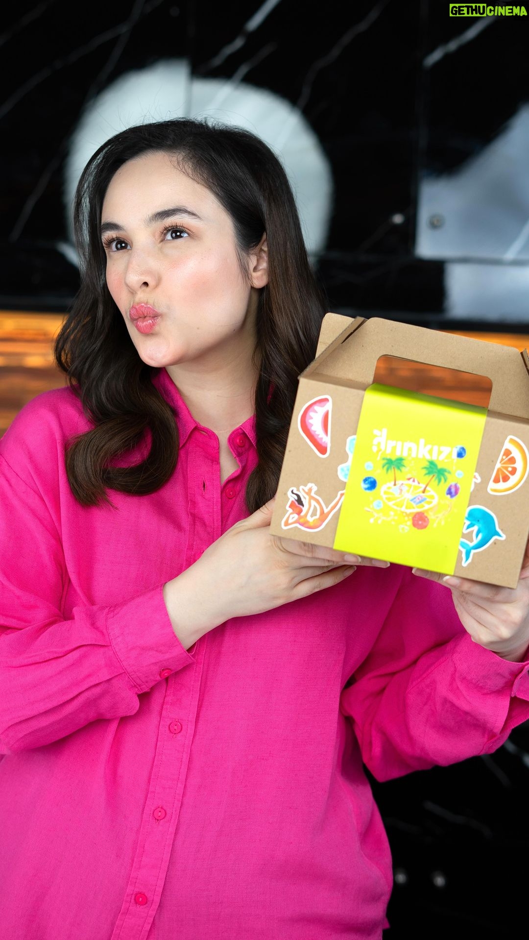 Chelsea Islan Instagram - DrinkIZI Prebiotic Soda Variety Pack! β¨ The most awaited and anticipated Prebiotic Soda π«Άπ» The first-ever locally made and produced Prebiotic Soda in Indonesia! A healthier alternative and solution for soda enthusiasts, featuring real fruits, natural ingredients, and fewer calories. Not only does it promises a delightful taste, but it also contributes to boosting your overall immune system and digestive health. Sip your way to a happy gut as the prebiotics work their magic, complemented by the antioxidant boost from honey. Itβs a sweet, tangy delight thatβs oh-so-good for you! Cheers to a gut-loving journey and an IZI Lifestyle! DrinkIZI and Take it IZI! π«§ π©·ππππ§‘π