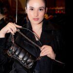 Chelsea Islan Instagram - My current obsession: @gucci’s latest collection; The Horsebit Chain Shoulder Bag 🖤❤️‍🔥