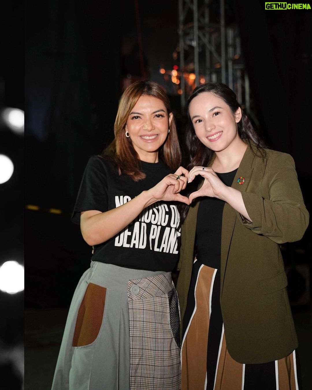 Chelsea Islan Instagram - Tepat seminggu yang lalu bersama Mbak Nana di Lampung untuk Mata Najwa dengan Topik: Menjadi Penjaga Bumi. Terima kasih banyak atas kesempatan ini Mbak Nana dan seluruh Tim Narasi. Dalam kesempatan ini, aku juga mewakili @undpindonesia sebagai Sustainable Development Goals Mover, yang khususnya untuk SDG #14 dan #15. Yaitu; Menjaga Ekosistem Laut dan Menjaga Ekosistem Darat. Sudah saatnya kita bersama menerapkan Gaya Hidup Ramah Lingkungan dan ambil aksi untuk kebaikan Bumi dan Lingkungan. #KamiKawanBumi ๐
