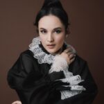 Chelsea Islan Instagram - On the Cover of @highendmagazine for February 2024 Issue 🖤🖤🖤 Photo @febiramdhan Styling @mangarajanegoro Text and Interview @dewianggriani.s Makeup @bubahalfian Hairdo @arsyndlaura from @puspitamarthaid Wardrobe @biyanofficial @boyfsembiring Jewelry @sol.et.terre Editor in Chief @lysiajessica #SenimanMudaBerkarya