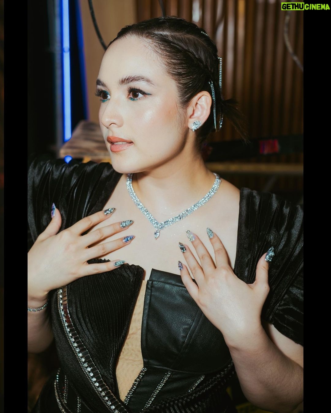 Chelsea Islan Instagram - Gala Premiere of TIRA 🔥🐉 Serial TIRA adalah serial pertama dari Jagat Sinema Bumilangit. Akhirnya setelah penantian hampir 2 tahun dan dengan seluruh Cast dan Crew yang sudah bekerja keras dalam mewujudkan karya ini, Series TIRA bisa segera di saksikan di Disney+ Hotstar mulai tanggal 16 December 2023! 💥 Custom Dress by: @maisonmet Custom Jewelry by: @sol.et.terre Custom Nails by: @capriques Photographed by: @agrasuseno @snap.nuel MUA: @archangelachelsea Hairdo: @ichanaahair Styled by: @imeldaimew @mindanovianty Special thanks to: @disneyplushotstarid @bumilangitofficial @bcu.id @tirariors.official #SenimanMudaBerkarya #BanggaFilmIndonesia #BanggaKaryaLokal #TIRA #Bumilangit ❤️🔥