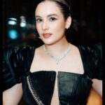 Chelsea Islan Instagram - Gala Premiere of TIRA 🔥🐉 Serial TIRA adalah serial pertama dari Jagat Sinema Bumilangit. Akhirnya setelah penantian hampir 2 tahun dan dengan seluruh Cast dan Crew yang sudah bekerja keras dalam mewujudkan karya ini, Series TIRA bisa segera di saksikan di Disney+ Hotstar mulai tanggal 16 December 2023! 💥 Custom Dress by: @maisonmet Custom Jewelry by: @sol.et.terre Custom Nails by: @capriques Photographed by: @agrasuseno @snap.nuel MUA: @archangelachelsea Hairdo: @ichanaahair Styled by: @imeldaimew @mindanovianty Special thanks to: @disneyplushotstarid @bumilangitofficial @bcu.id @tirariors.official #SenimanMudaBerkarya #BanggaFilmIndonesia #BanggaKaryaLokal #TIRA #Bumilangit ❤️‍🔥