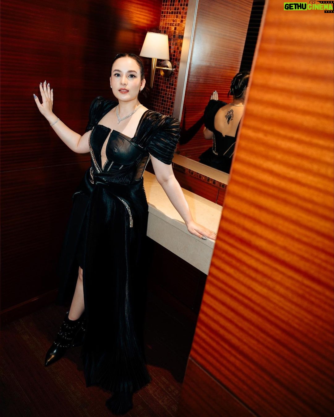 Chelsea Islan Instagram - Gala Premiere of TIRA π₯π Serial TIRA adalah serial pertama dari Jagat Sinema Bumilangit. Akhirnya setelah penantian hampir 2 tahun dan dengan seluruh Cast dan Crew yang sudah bekerja keras dalam mewujudkan karya ini, Series TIRA bisa segera di saksikan di Disney+ Hotstar mulai tanggal 16 December 2023! π₯ Custom Dress by: @maisonmet Custom Jewelry by: @sol.et.terre Custom Nails by: @capriques Photographed by: @agrasuseno @snap.nuel MUA: @archangelachelsea Hairdo: @ichanaahair Styled by: @imeldaimew @mindanovianty Special thanks to: @disneyplushotstarid @bumilangitofficial @bcu.id @tirariors.official #SenimanMudaBerkarya #BanggaFilmIndonesia #BanggaKaryaLokal #TIRA #Bumilangit β€οΈβπ₯