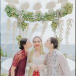 Chelsea Islan Instagram - Love is in the air! Happy to have witnessed the sacred and intimate ceremony of love. Happy wedding @itsmebcl 🤍 Amankila