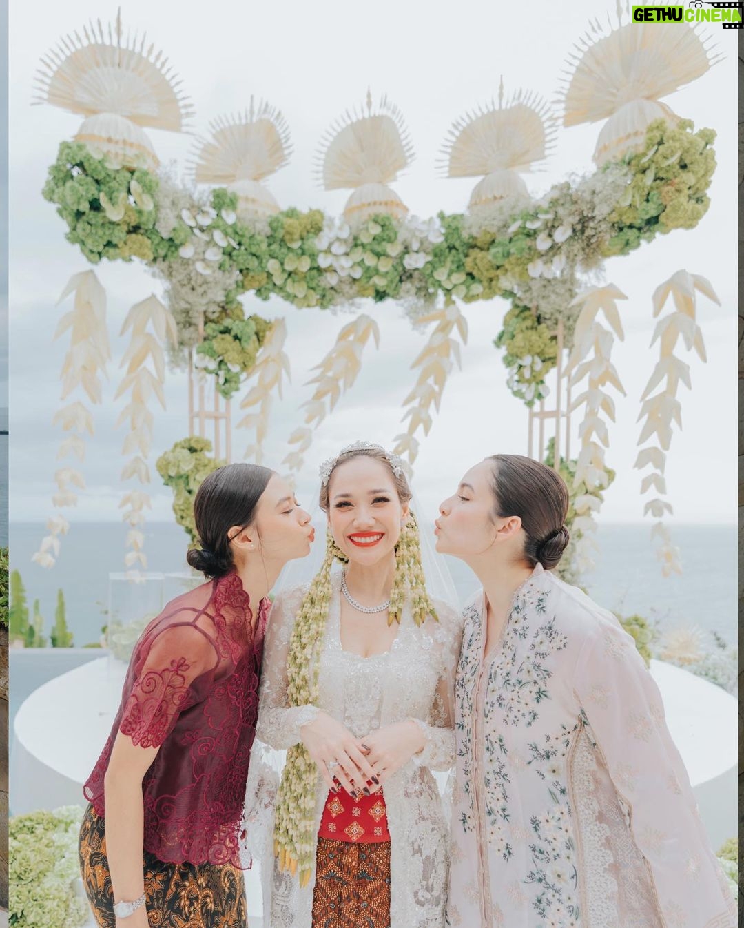 Chelsea Islan - 180.2K Likes - Love is in the air! Happy to have witnessed the sacred and intimate ceremony of love. Happy wedding @itsmebcl 🤍