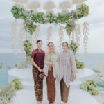 Chelsea Islan Instagram - Love is in the air! Happy to have witnessed the sacred and intimate ceremony of love. Happy wedding @itsmebcl 🤍 Amankila