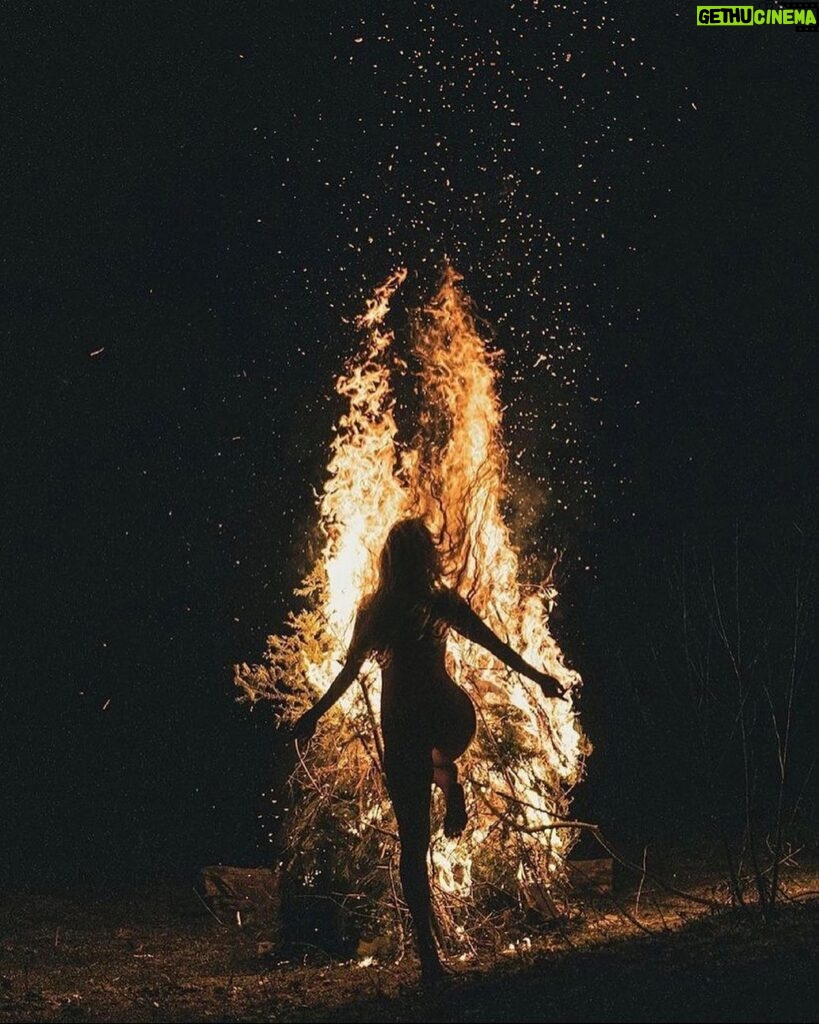 Chelsey Reist Instagram - but i’m the only one who’ll walk across the fire for you… Sḵwxwú7mesh
