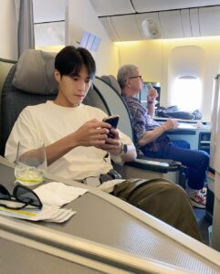 Chen-Kang Tang Instagram - 轉個身份、換個心情、回家玩玩 ❤️❤️❤️ @worlds_no_1_gtv @brandt.inc @gerryoutdoorsjapan #gerryoutdoorsjapan @evaairways #皇璽桂冠艙