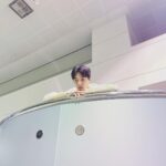 Chen-Kang Tang Instagram - 最近好像很流行第一張那樣的拍法…📷 喔對了 情人節快樂👀 #七夕 #情人節